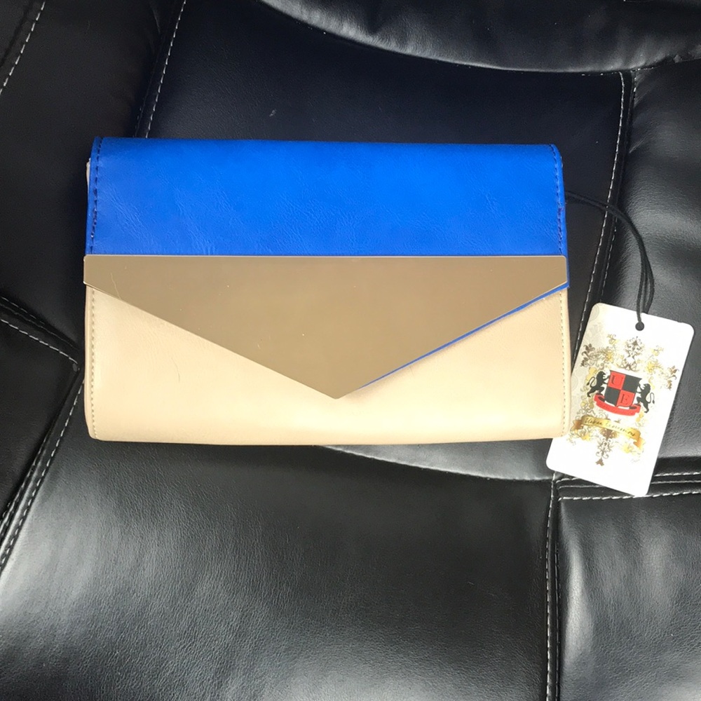 NWT Urban Expressions Clutch